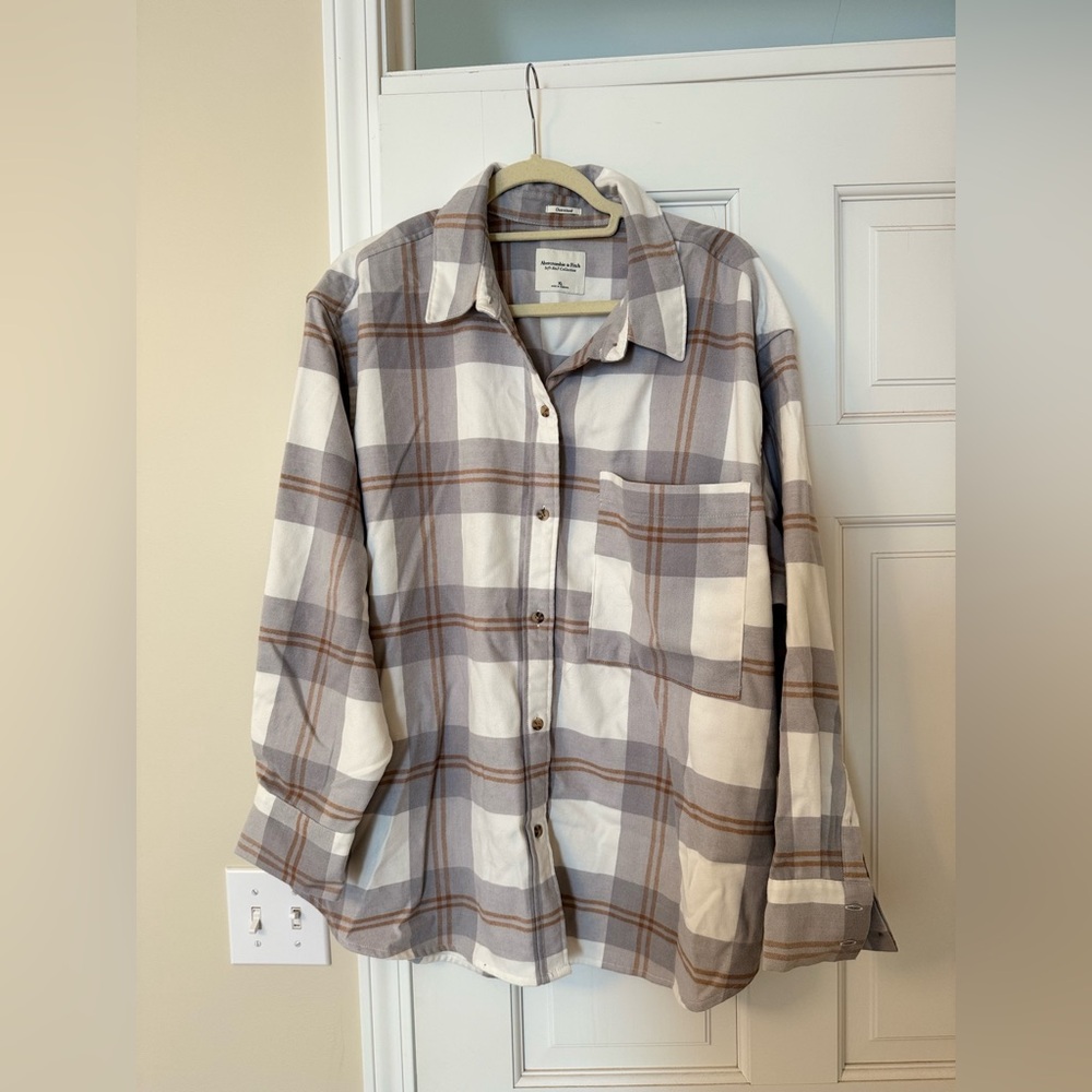 Abercrombie Gray and White Plaid Oversized Button-Up Shirt Shacket Soze XL